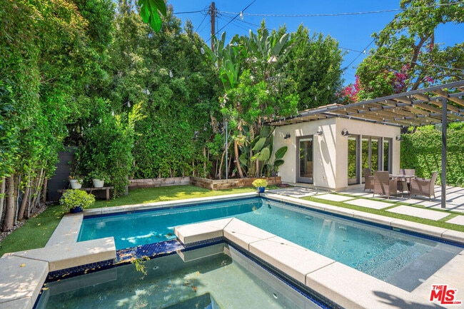 Building Photo - 321 Laurel Ave