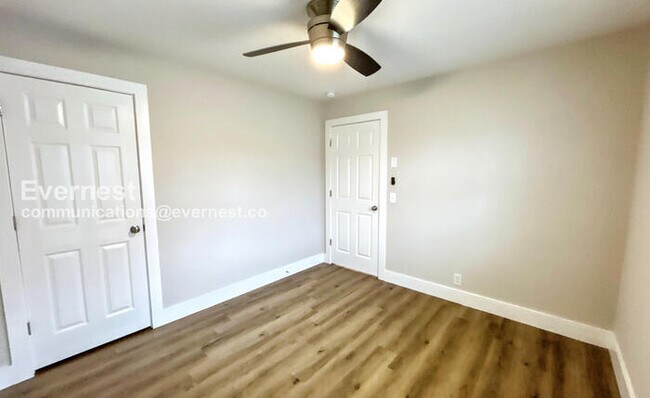 Building Photo - 1732 17th Ave N