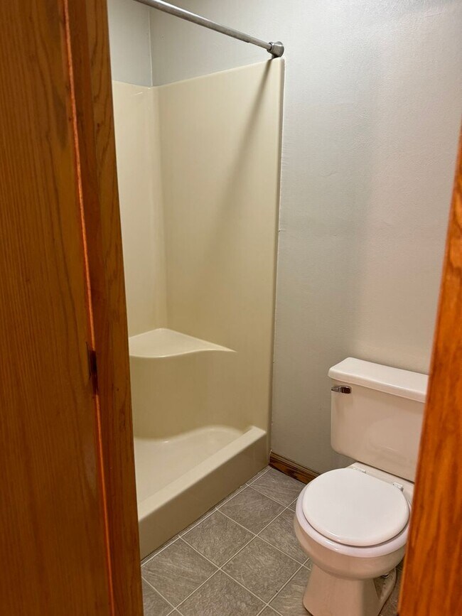 Building Photo - Spacious 3-Bedroom Home with Bonus Rooms i...