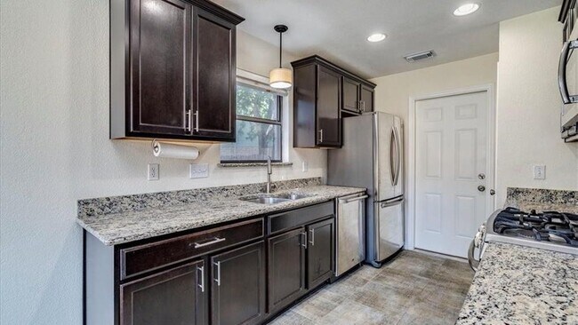 Building Photo - 507 Gregory Cove