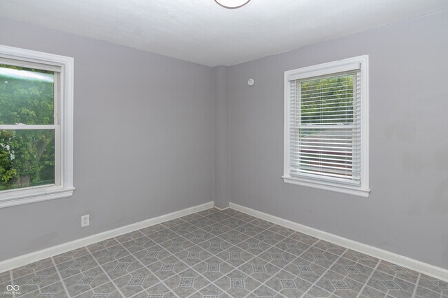 Building Photo - 3457 N Sherman Dr