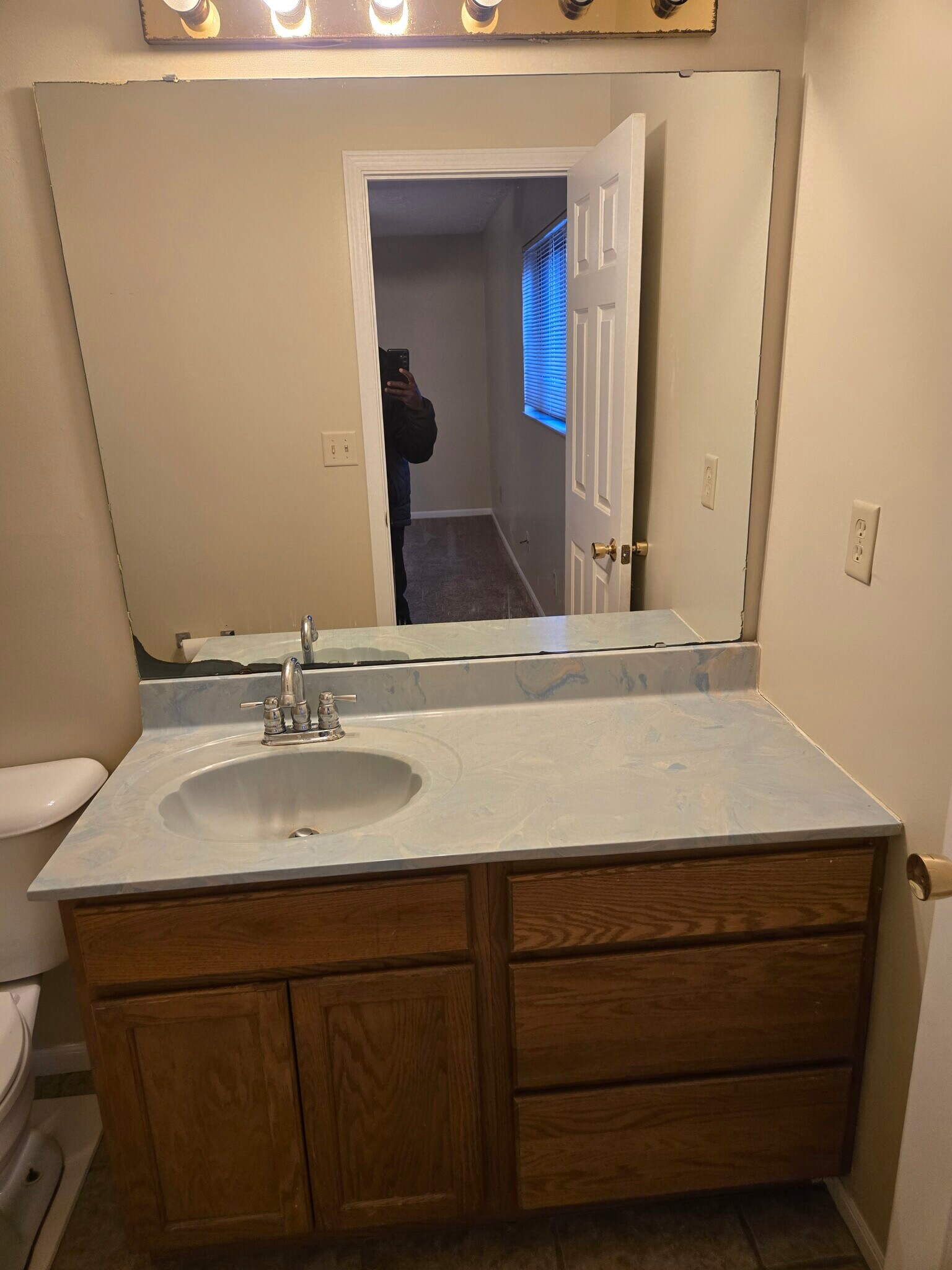 Building Photo - 3151 ROESCH BLVD