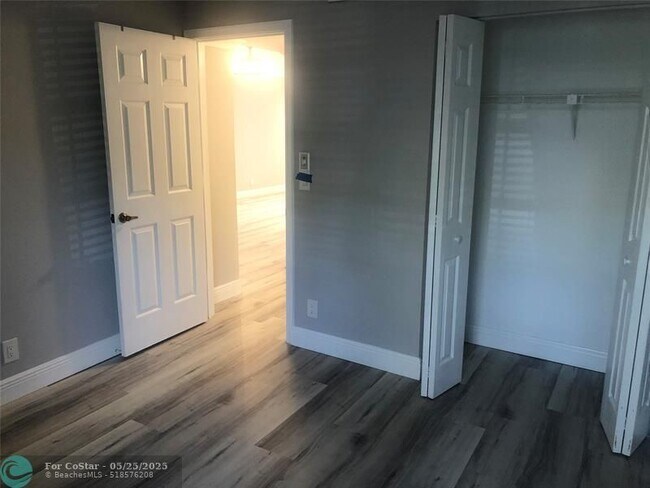 Building Photo - 2950 Olivewood Terrace