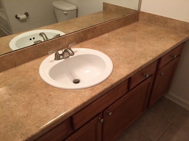 Building Photo - 2 Bedroom 1 Bath Condo at Concord West of the Ashley - West Ashley