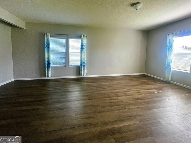 Building Photo - 131 Ashwood Cir