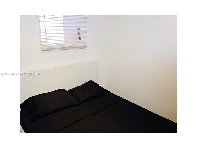 Building Photo - 653 Michigan Ave