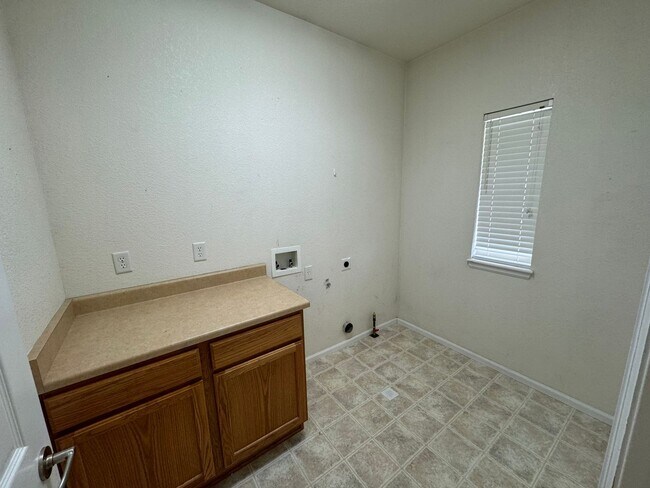 Building Photo - Single Family home in Reunion