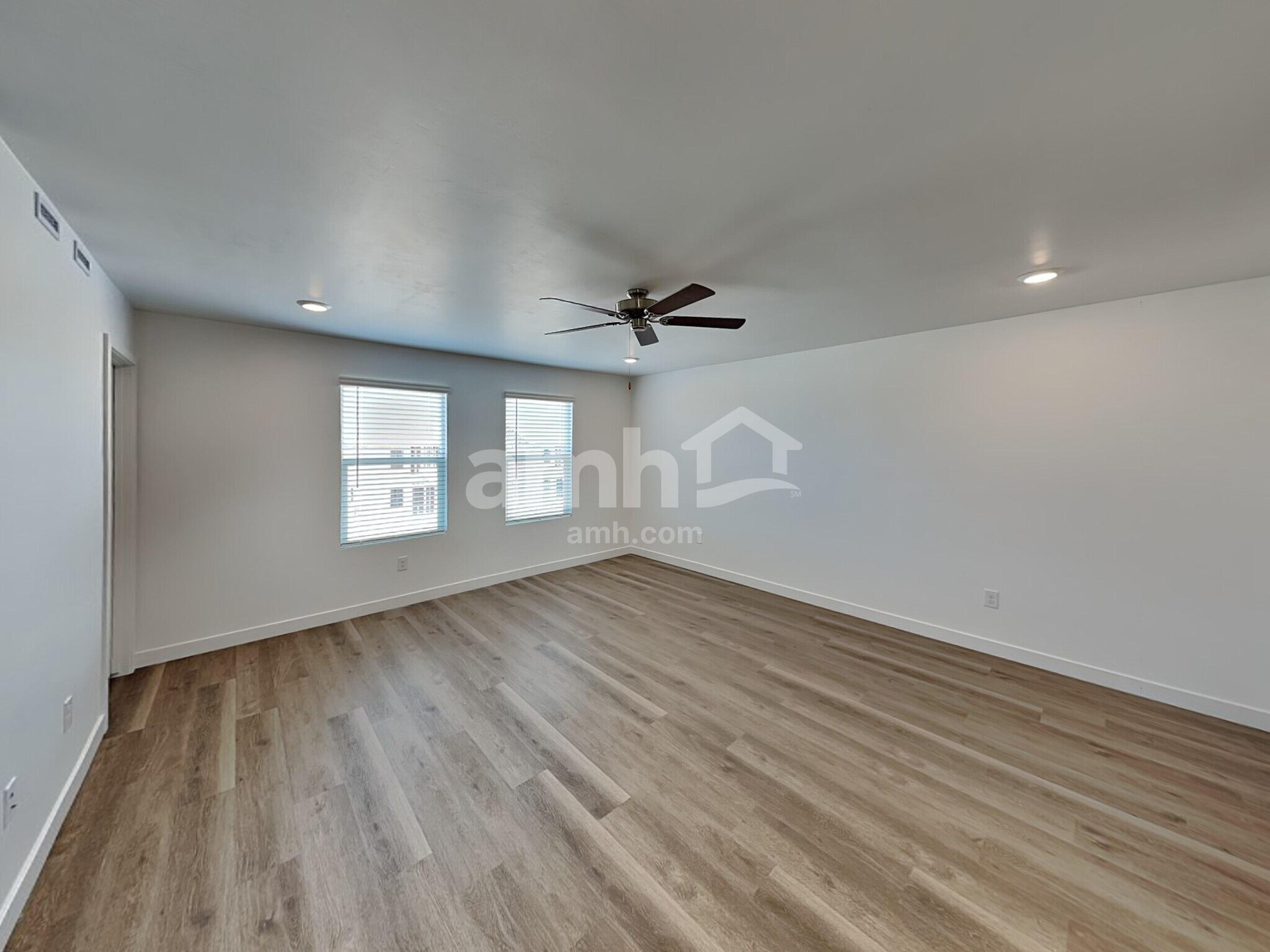 Building Photo - 6477 E Paseo Baranda