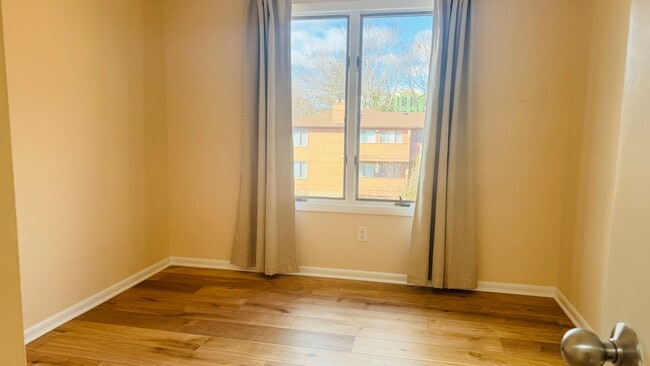 Building Photo - 2427 Washington Ave