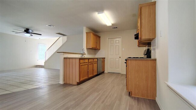 Building Photo - 2208 Ada Ln