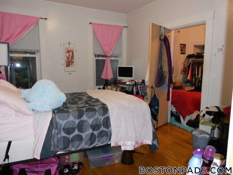 Building Photo - 35 Brookline St