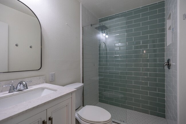 Building Photo - 10736 Pecan Dr