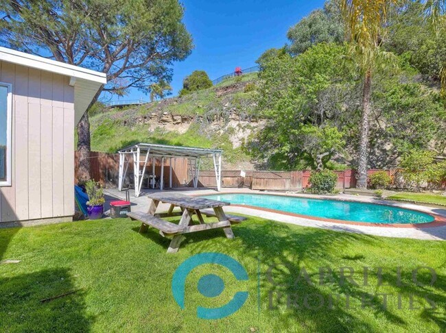 Building Photo - Gorgeous 5bd/3ba house walking distance to SDSU w/ Pool