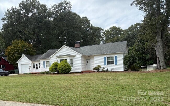 Primary Photo - 803 Townsend Ave