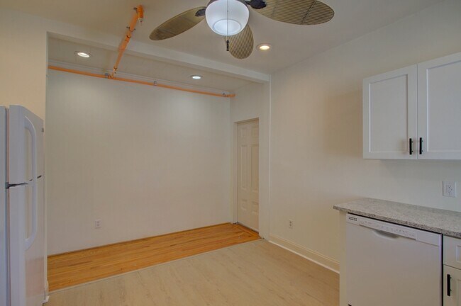 Building Photo - 515 Locust St