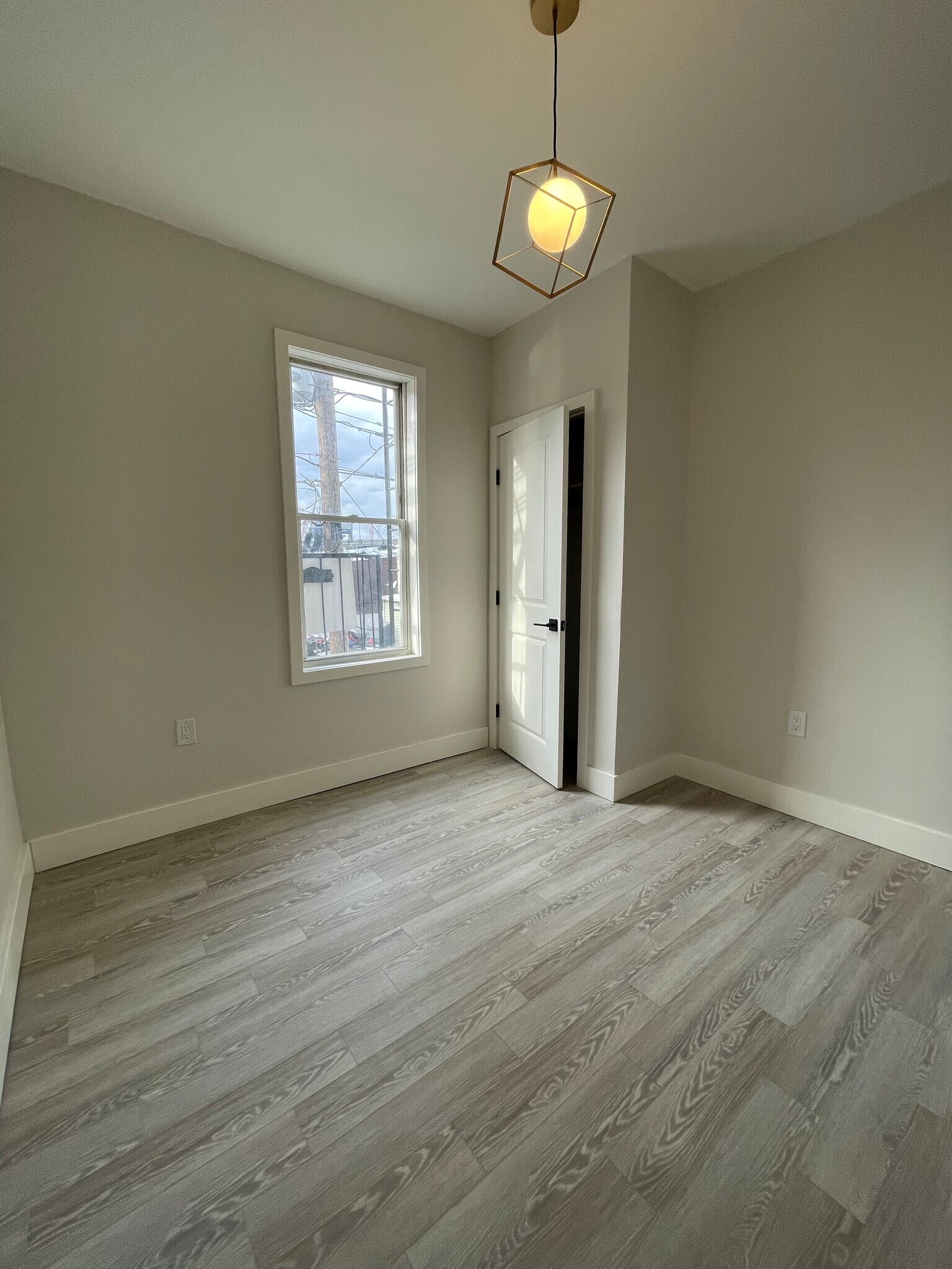 88 Wallis 2B - 80 Wallis Ave