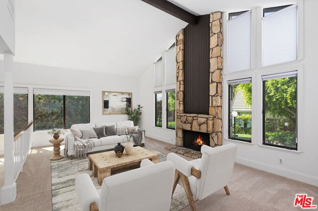 Building Photo - 1347 Avenida de Cortez