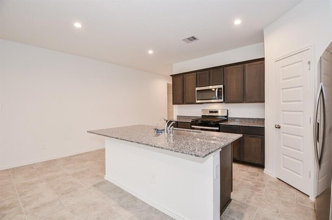 Building Photo - 1106 Cattle Chute Ct