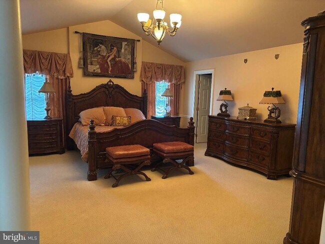 Building Photo - 1066 Northfalls Ct