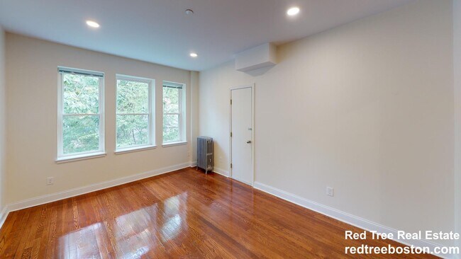 Building Photo - 123 Sutherland Rd