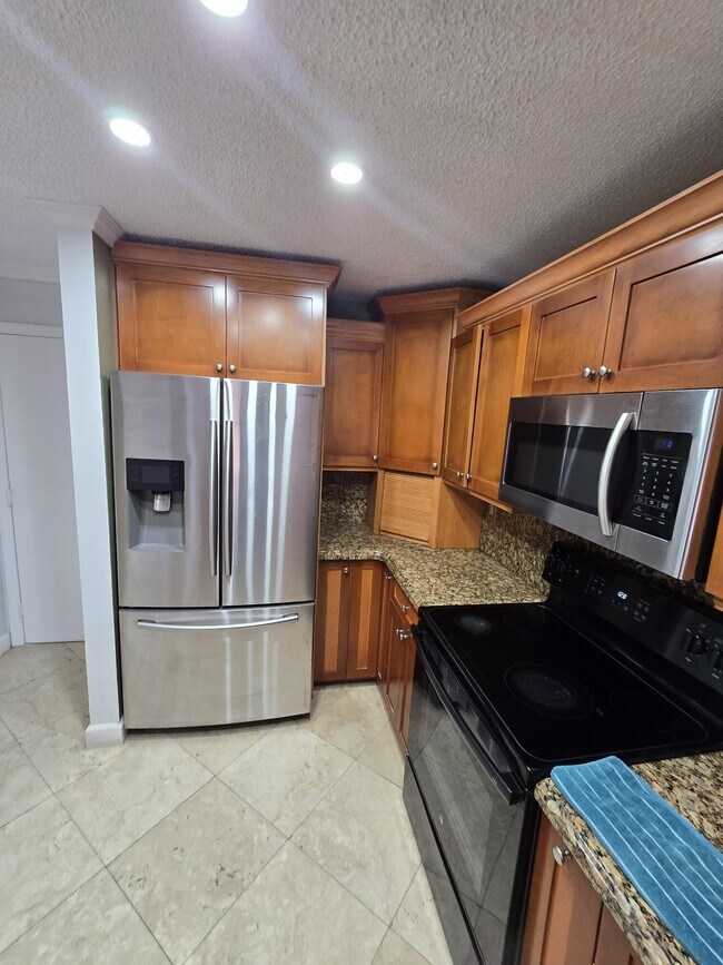 Building Photo - 18110 SW 139th Ct