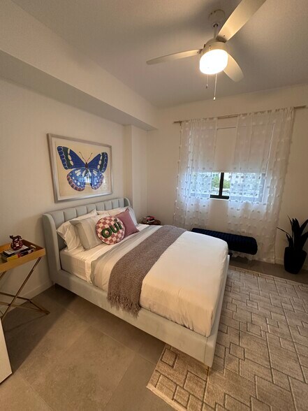 Building Photo - 1849 Madison St