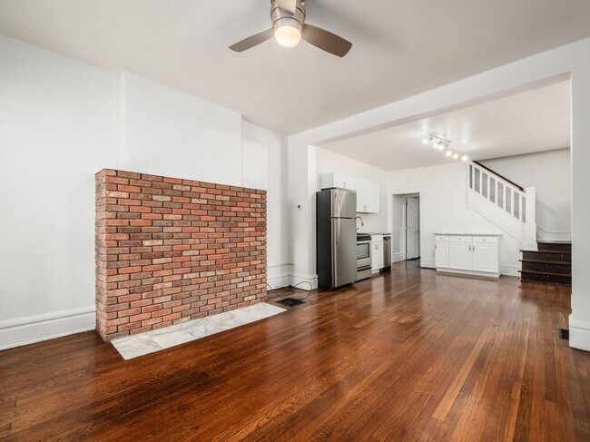 Building Photo - 2463 Findley Ave