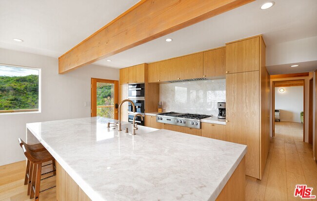 Building Photo - 20762 Rockpoint Way
