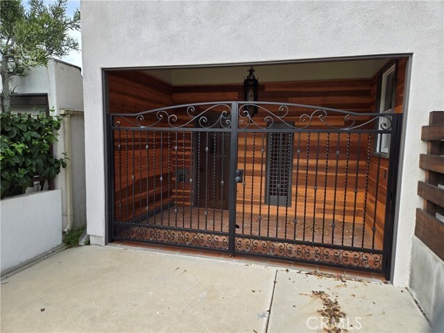 Building Photo - 4979 E 14th St