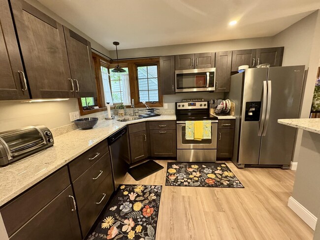 Building Photo - 20 Golf View