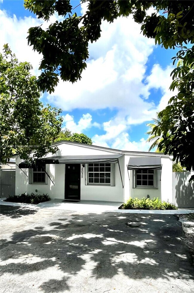 Building Photo - 2035 SW 60th Ct
