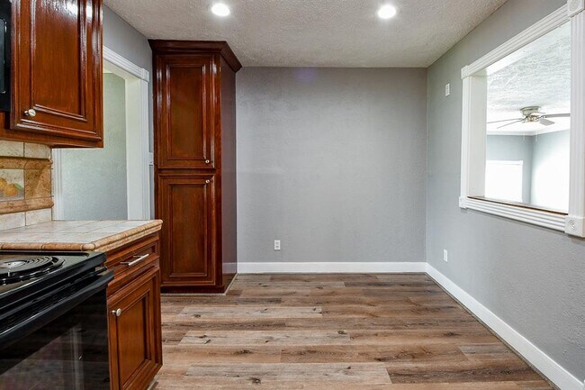 Building Photo - 3017 Barberry Dr