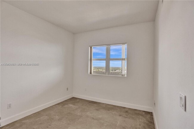 Building Photo - 15051 Royal Oaks Ln