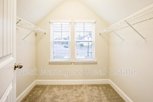 Building Photo - 136 Loch Ln