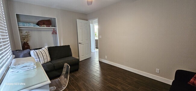 Building Photo - 2280 N Southern Hills Dr