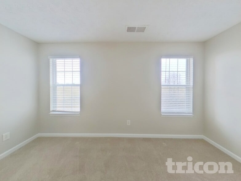 Building Photo - 471 Sawtooth Ln