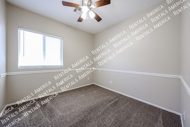 Building Photo - 869 E Waterview Pl