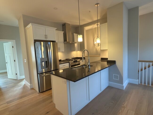 Building Photo - 42 O'Neil St