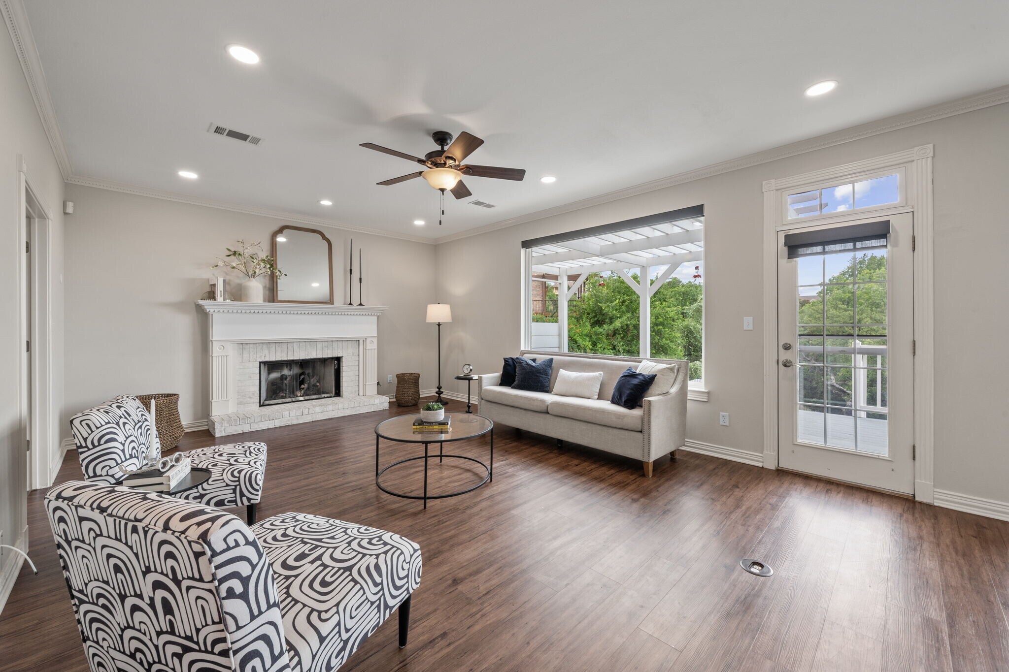 Building Photo - 10809 Range View Dr