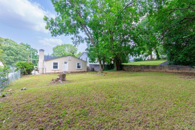 Building Photo - 4-Bedroom Rental in Prime Hapeville Location
