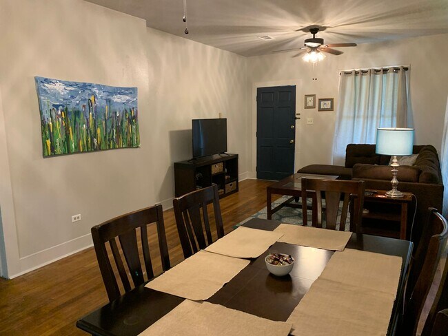 Building Photo - MOVE IN SPECIAL 3BR 2BA HOUSE Capital Heig...