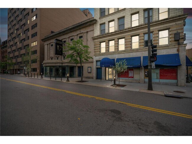 Building Photo - 488 Wabasha St N