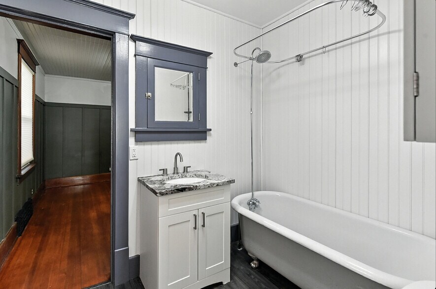 Building Photo - 2965 Harris Street