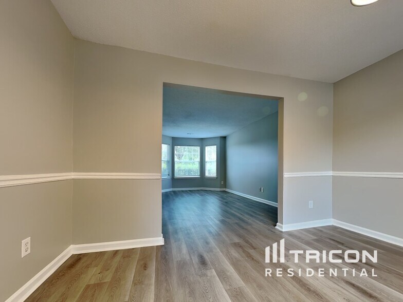 Building Photo - 718 Fletcher Dr
