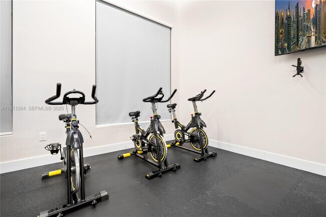 Building Photo - 2741 NE 4th St