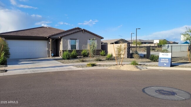 Building Photo - 15998 W Smoketree Dr