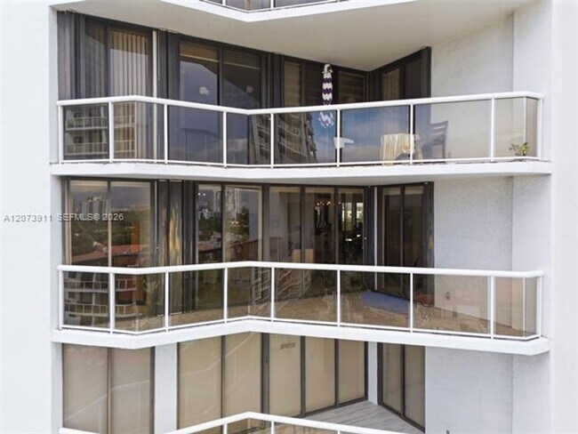 Building Photo - 3610 Yacht Club Dr