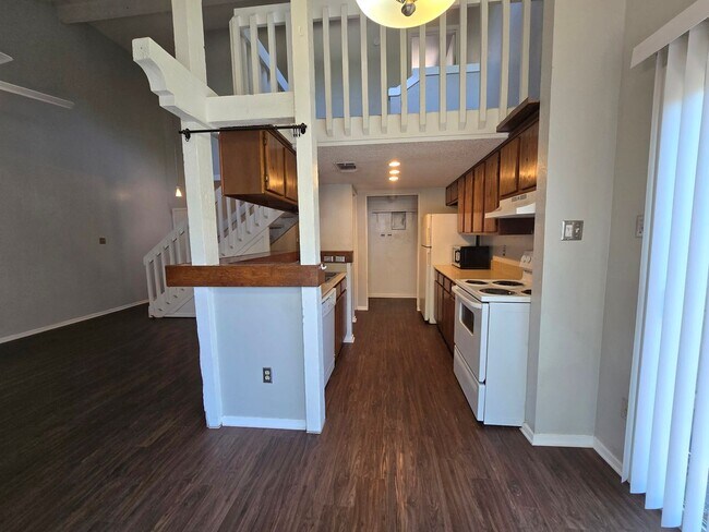 Building Photo - 1713 Cinnamon Path