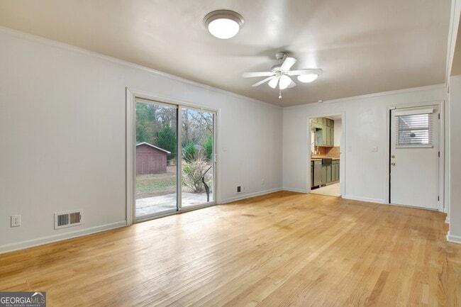 Building Photo - 500 Circle Dr