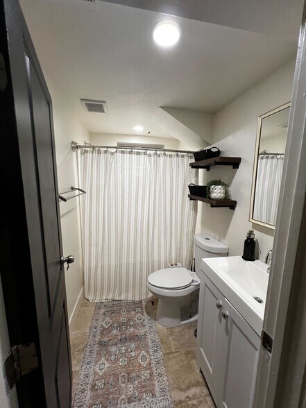 Building Photo - 1416 S Concord St